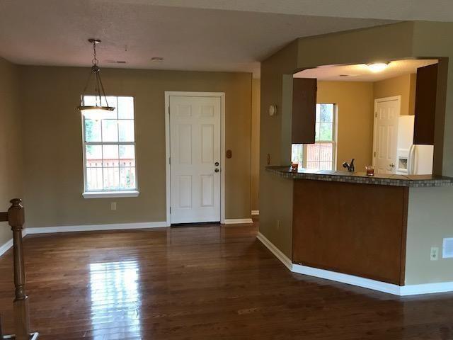 Building Photo - 2989 Garland Dr SW