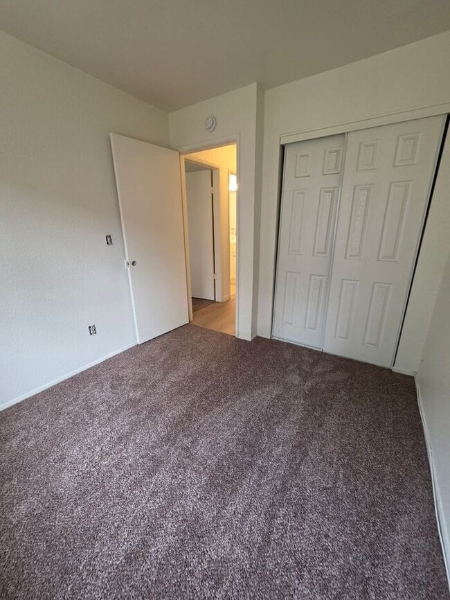 Building Photo - 1/2 off 1st Months Rent!! Summer Special on Santa Margarita (3BR/2BA)