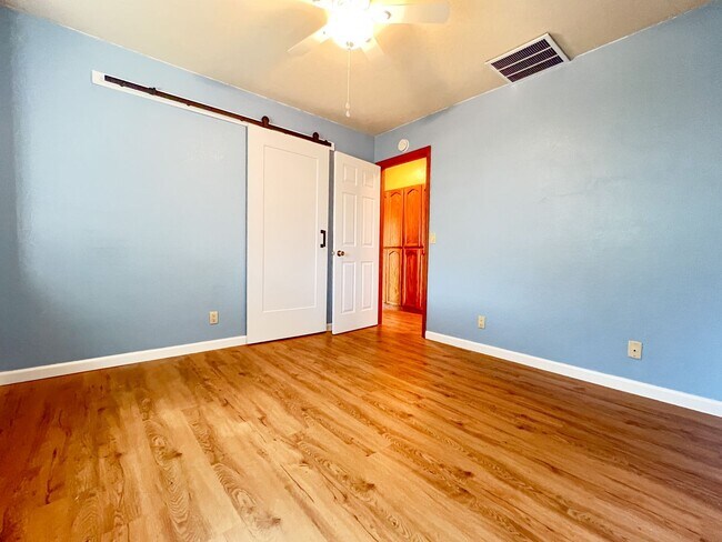 Building Photo - HOME – COTTONWOOD - VERDE VILLAGE UNITS
