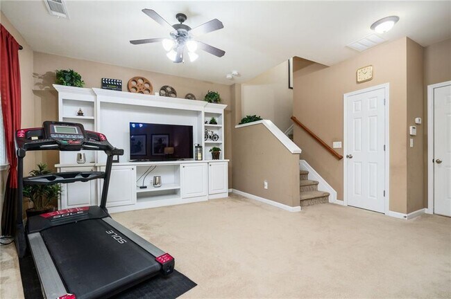 Building Photo - 4306 Laurel Creek Ct SE
