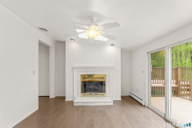 Building Photo - 89 Cranbury Dr