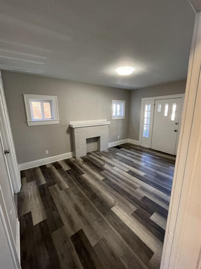 Building Photo - 4124 Larkwood Ave