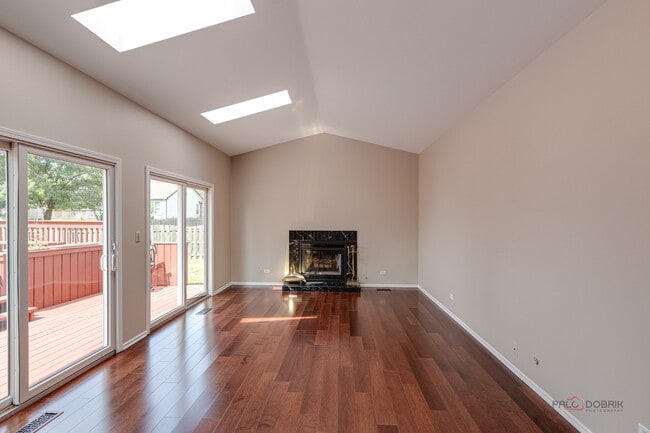 Building Photo - 285 Stanton Dr