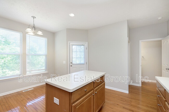 Building Photo - 8333 Clayhurst Dr