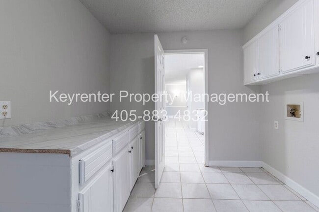 Building Photo - 732 Westridge Ct