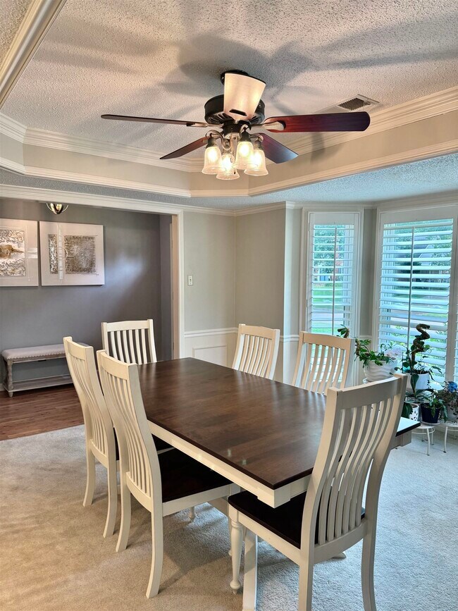 Building Photo - 7881 Elm Leaf Dr
