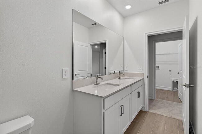 Building Photo - 6925 Main St