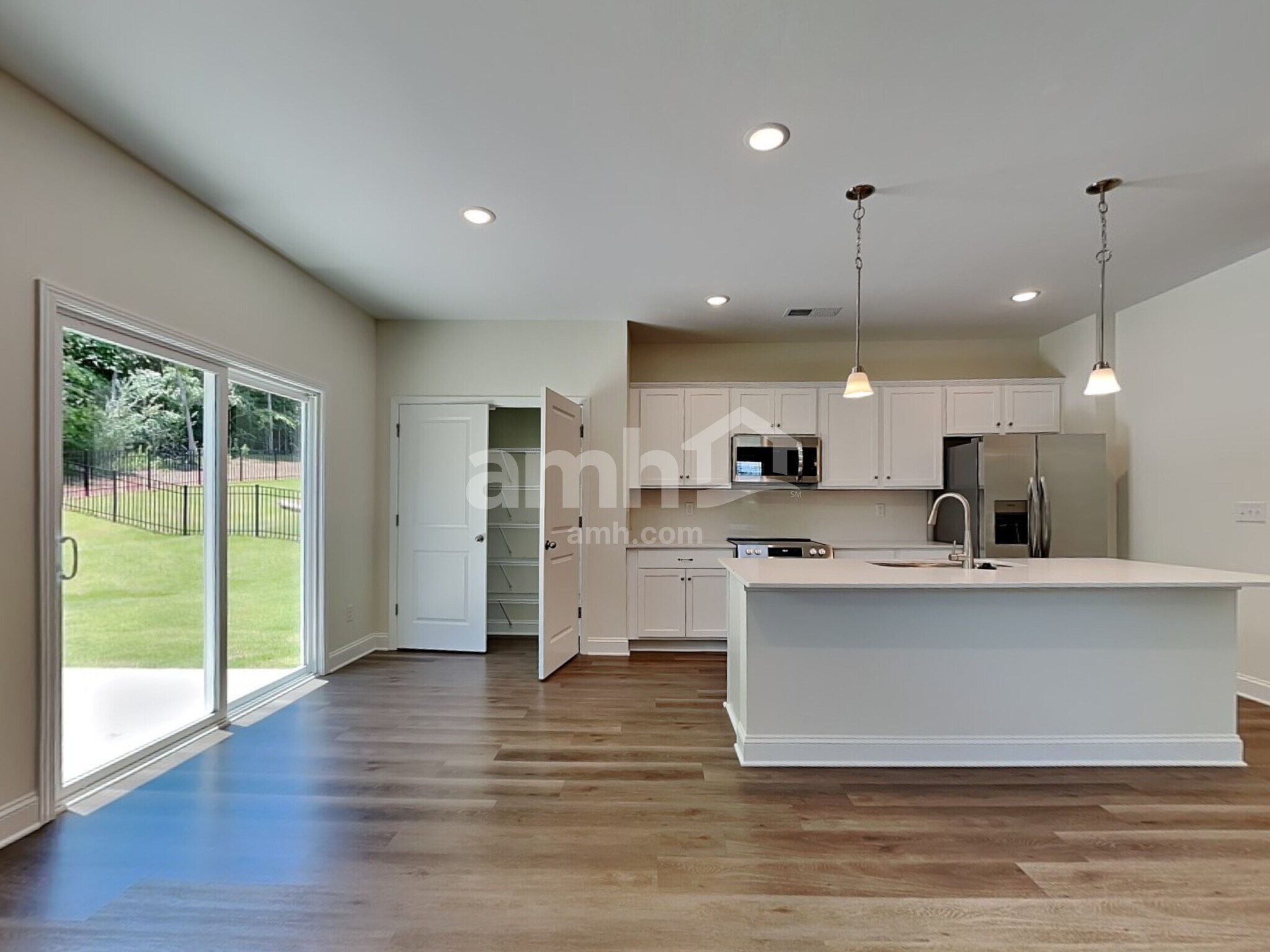 Building Photo - 6075 Rosemore Ln
