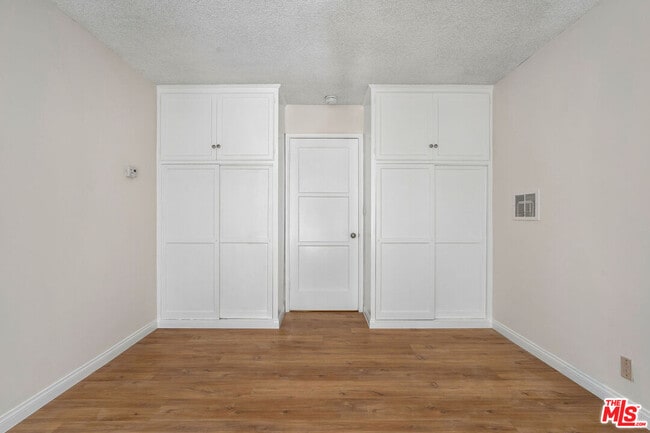 Building Photo - 10534 Eastborne Ave