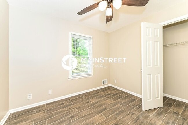 Building Photo - 3 Bedroom Pet-Friendly Home in ELLENWOOD, GA with Main Street Renewal