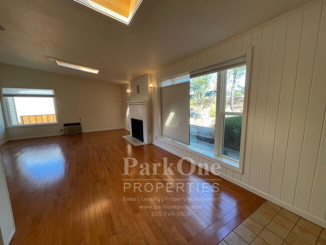 Building Photo - Spacious Home In Lafayette Hills