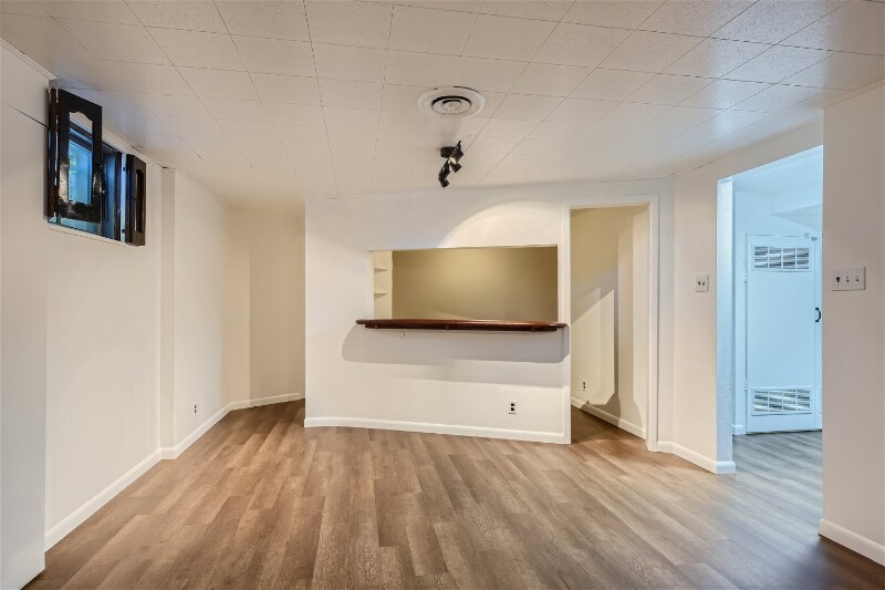 Building Photo - 6596 Iris Way