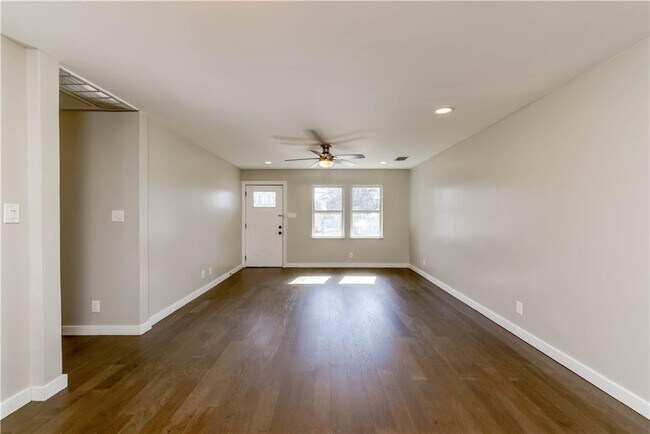 Building Photo - 4702 Bandera Rd