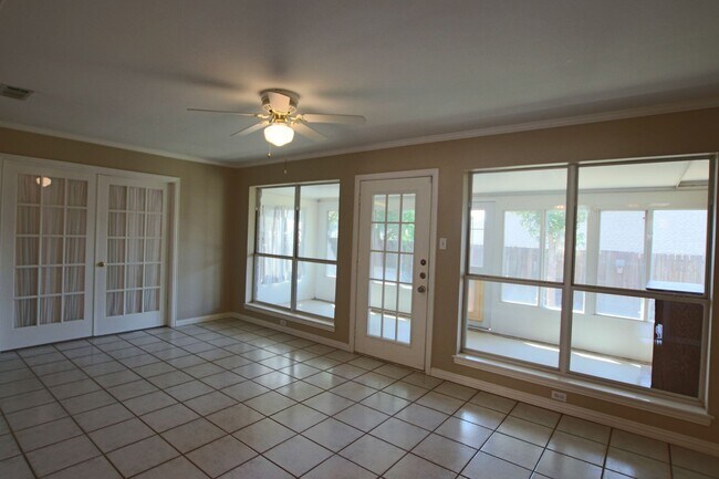 Building Photo - Beautiful 3 Bedroom in Tyler! Coming Soon!