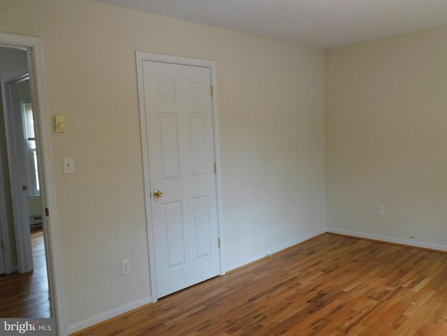 Building Photo - 112 Waterford Ln