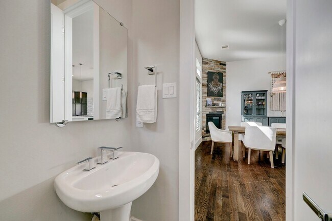 Building Photo - 5622 Kiam St