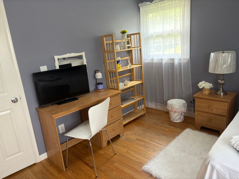 Building Photo - 107 Robert Dr