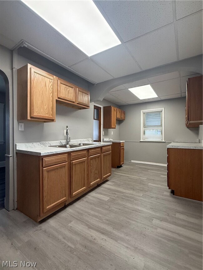 Building Photo - 3058 W 116th St