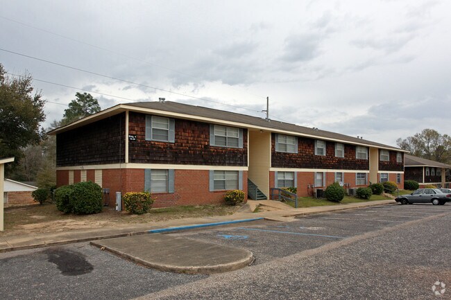 Primary Photo - Brenthill Apartments