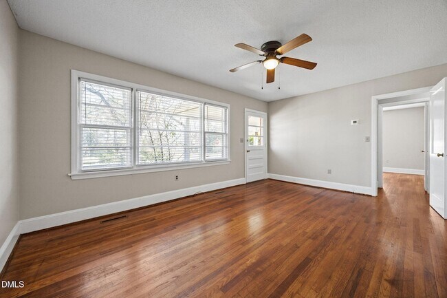 Building Photo - 1208 S 9th St