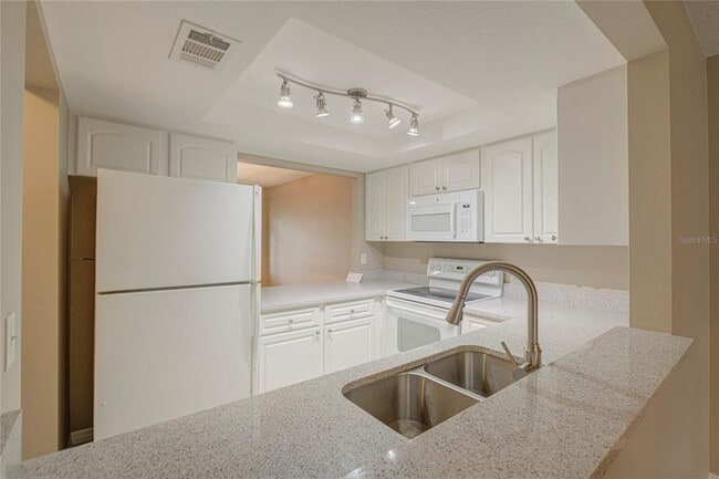 Building Photo - 918 Sunridge Dr