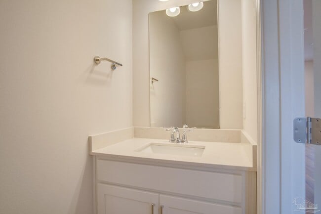 Building Photo - 2495 Cliff Hollow Cir