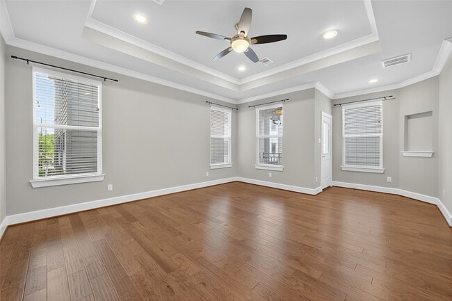 Building Photo - 1624 W 24th St