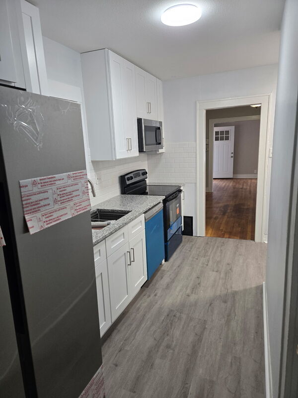 Building Photo - 2230 E 67th Terrace