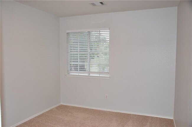 Building Photo - 1118 Pine Portage Loop