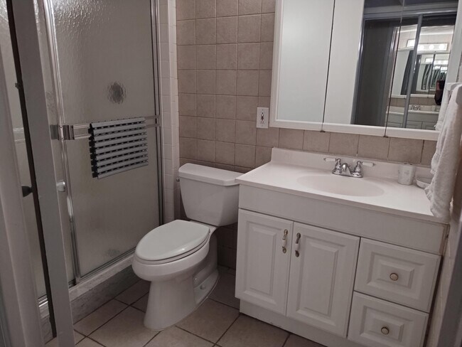 Building Photo - 5500 Old Ocean Blvd