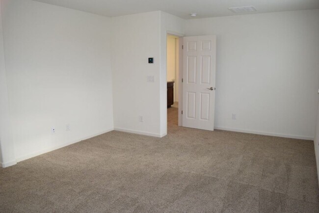 Building Photo - 6114 Mehrten Cir