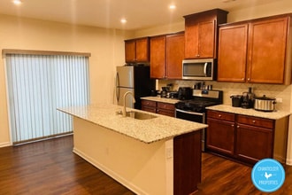 Building Photo - 315 King Closer Dr