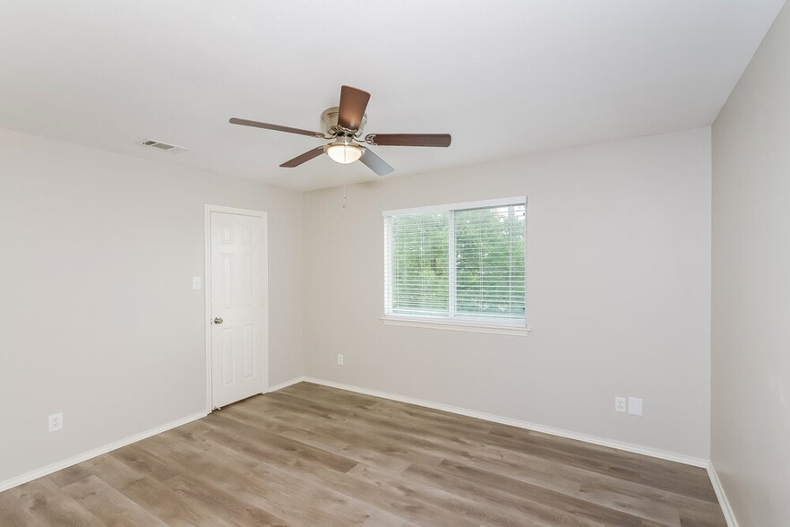 Building Photo - 4323 Gentle Grove Dr