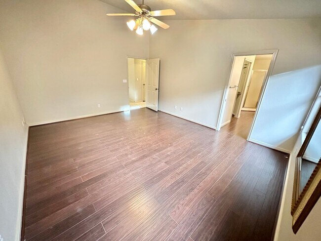 Building Photo - 3 Bedroom Home In Southgate!