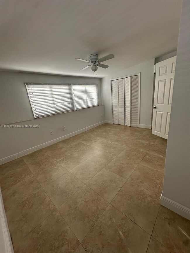 Building Photo - 3235 S Le Jeune Rd