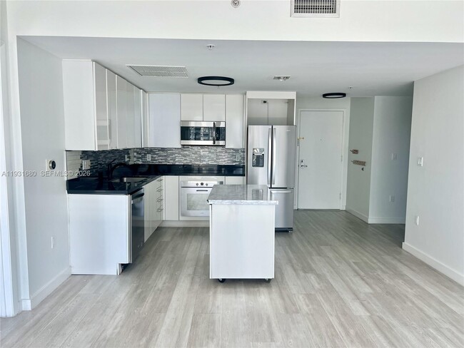 Building Photo - 92 SW 3rd St