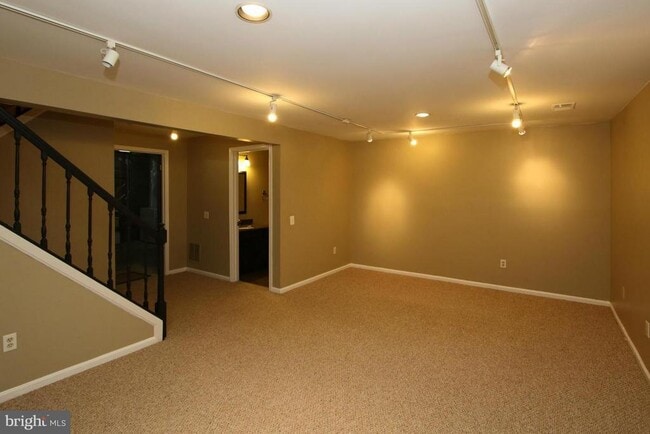 Building Photo - 153 Finale Terrace