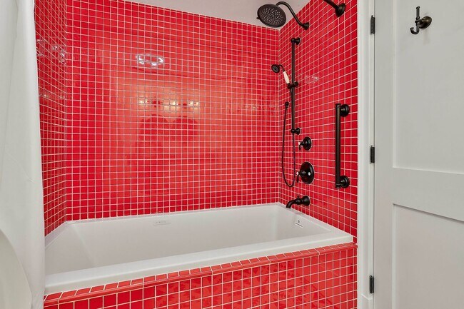 Building Photo - 410 Thornton Ln