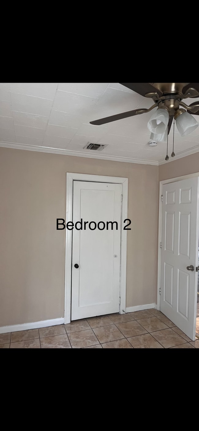 Building Photo - 2015 9th St