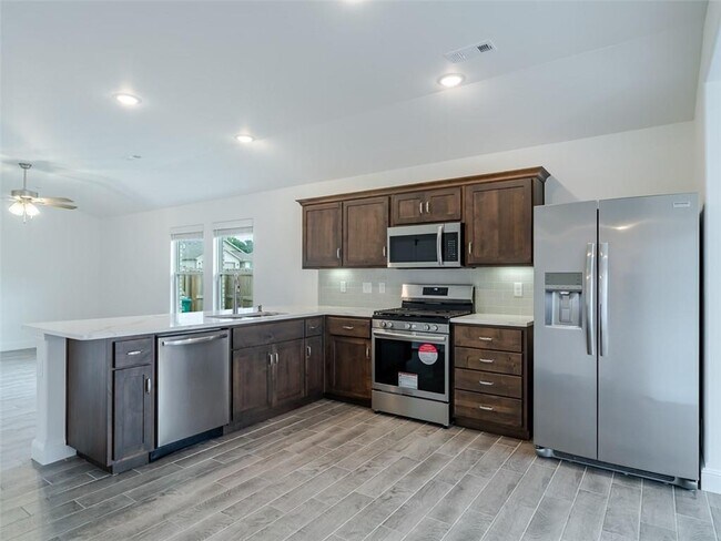 Building Photo - 2091 Bluestem Dr