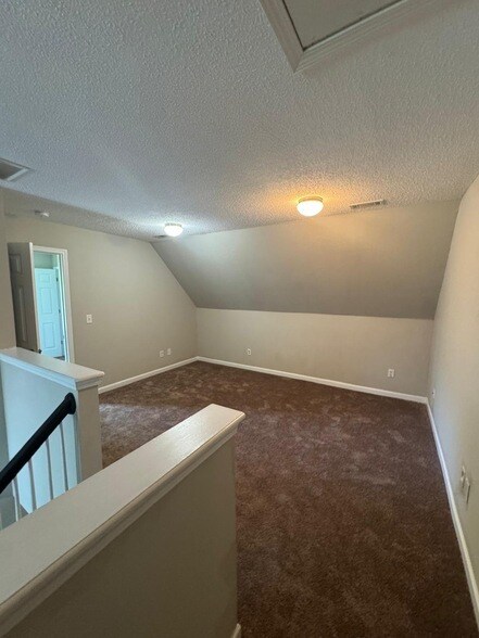 Building Photo - 520 Millbrook Villa Dr