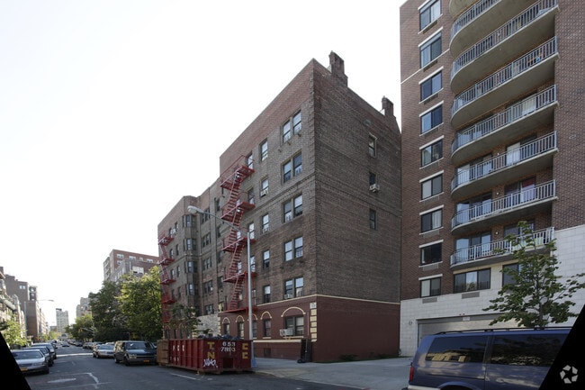 Building Photo - 88-44 161st St