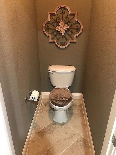 Building Photo - 1605 Brook Glen Dr