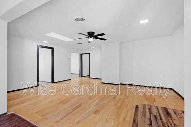 Building Photo - 216 S Ave D