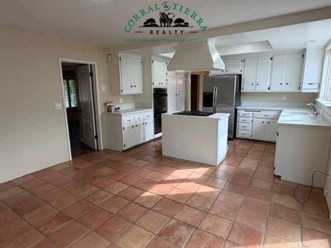 Building Photo - Peaceful 4BR/3BA Family Home in Desirable Washington Union Elementary School District