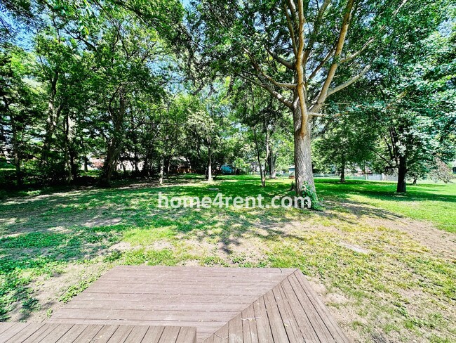 Building Photo - Beautiful Ranch Style, Overland Park Home ...