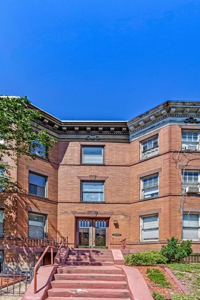 Building Photo - Kalorama Apartment – Renovated One-Bedroom with Private Balcony