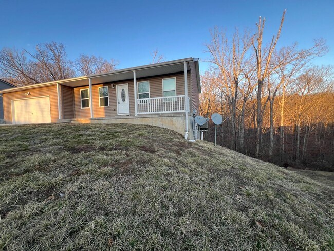 Building Photo - 112 Horseshoe Valley Dr