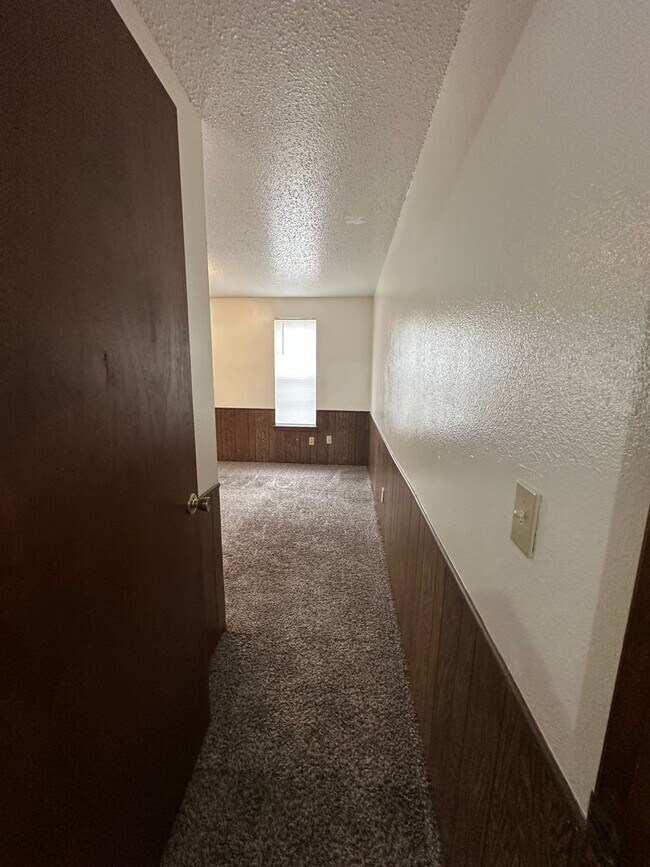 Building Photo - 4808 S Dimple Dr
