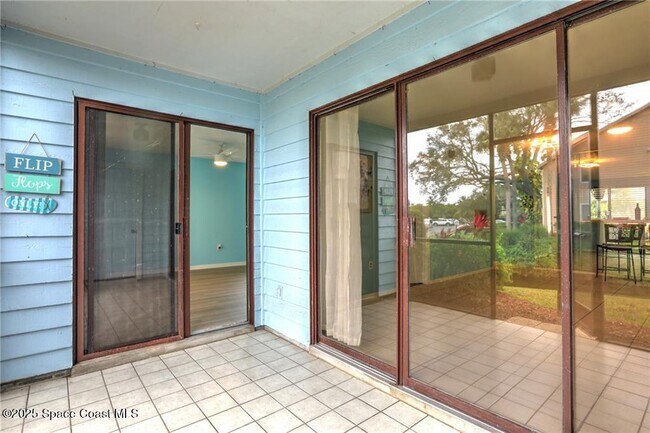 Building Photo - 9626 Riverside Dr